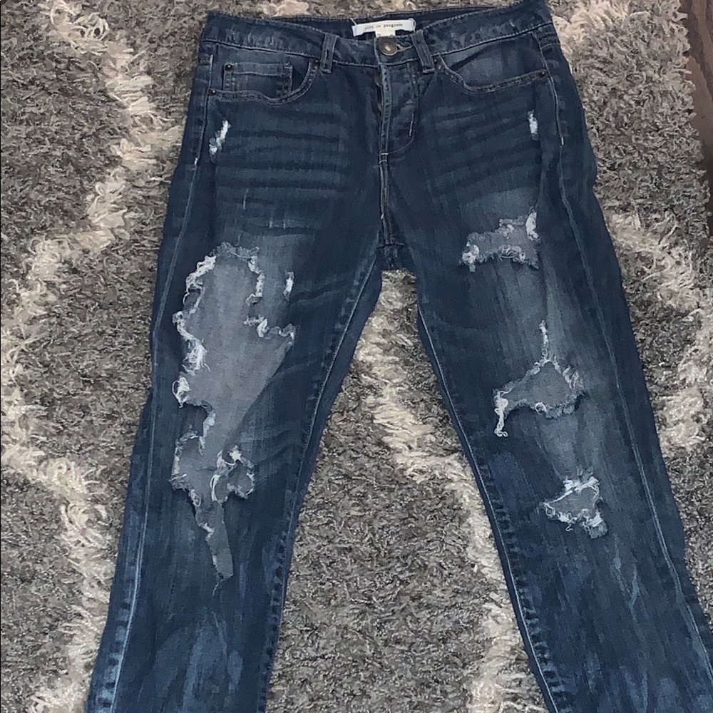 Ripped skinny jeans